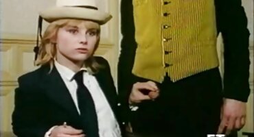 sex a rap Cô đã quan hệ me con dit nhau tình dục với một người đàn ông có kinh nghiệm.